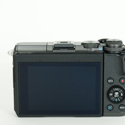 Canon EOS M6