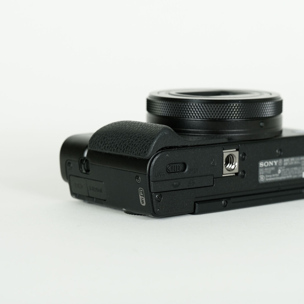 SONY Cyber-shot DSC-RX100M6