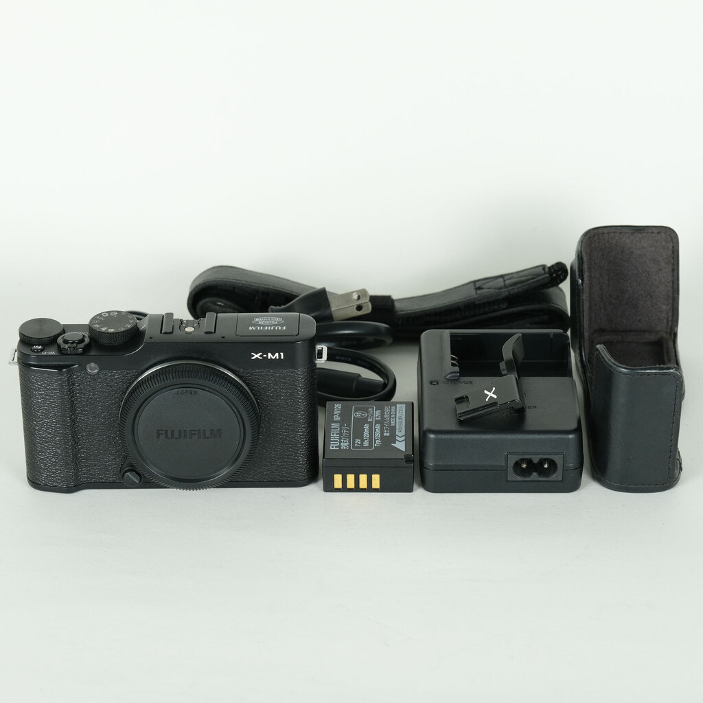 FUJIFILM X-M1 ボディ ブラック