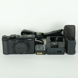 FUJIFILM X-M1 ボディ ブラック