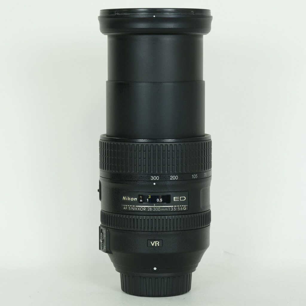 Nikon AF-S NIKKOR 28-300mm f/3.5-5.6G ED VR