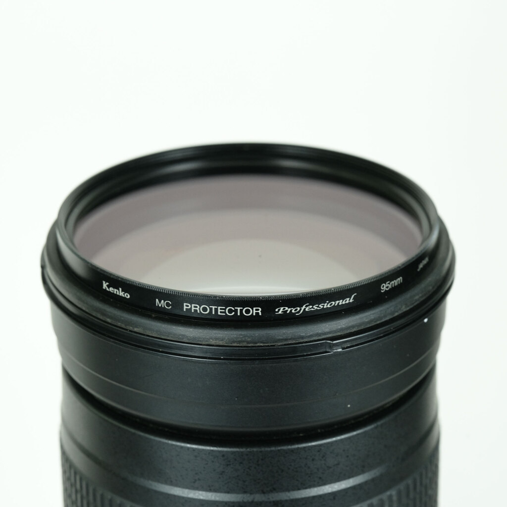 Nikon AF-S NIKKOR 200-500mm f/5.6E ED VR Nikon AF-S NIKKOR 200-500mm f/5.6E ED VR