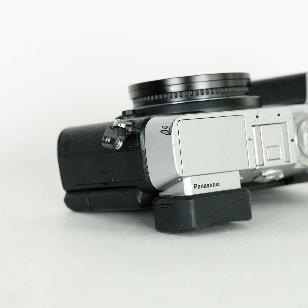 Panasonic LUMIX DMC-GX8 ボディ シルバー