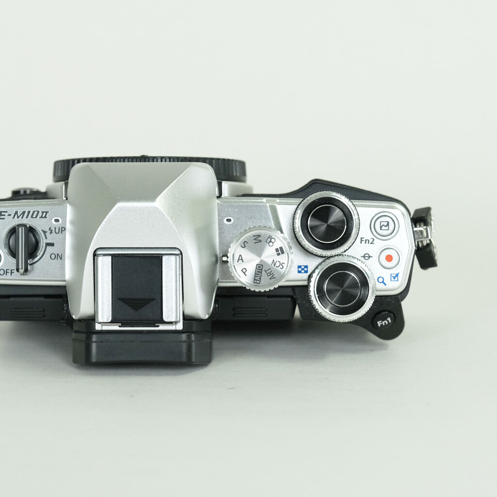 OLYMPUS OM-D E-M10 Mark II OLYMPUS OM-D E-M10 Mark II