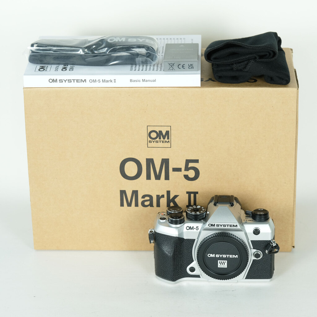 新品 OM OM-5 Mark II シルバー ボディ 1年保証 大手量販店購入 OM SYSTEM OM-5 Mark II ボディ シルバーの出品 | ONE SCENE（ワンシーン）