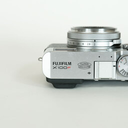 FUJIFILM X100F シルバー