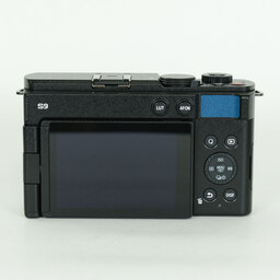 Panasonic LUMIX DC-S9