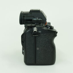 SONY α7 III(ILCE-7M3) SONY α7 III(ILCE-7M3)