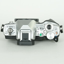 OLYMPUS OM-D E-M10 Mark III