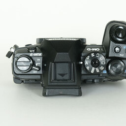 OLYMPUS OM-D E-M1 Mark II