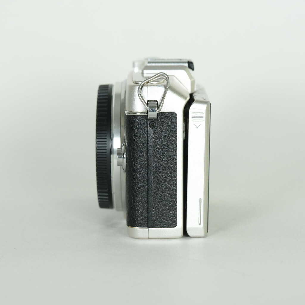 OLYMPUS PEN Lite E-PL7 ボディ シルバー