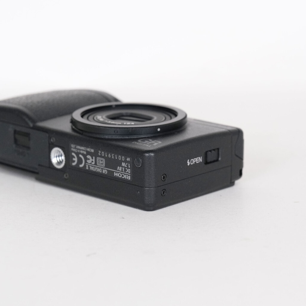 RICOH GR DIGITAL II