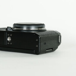 FUJIFILM X-M5