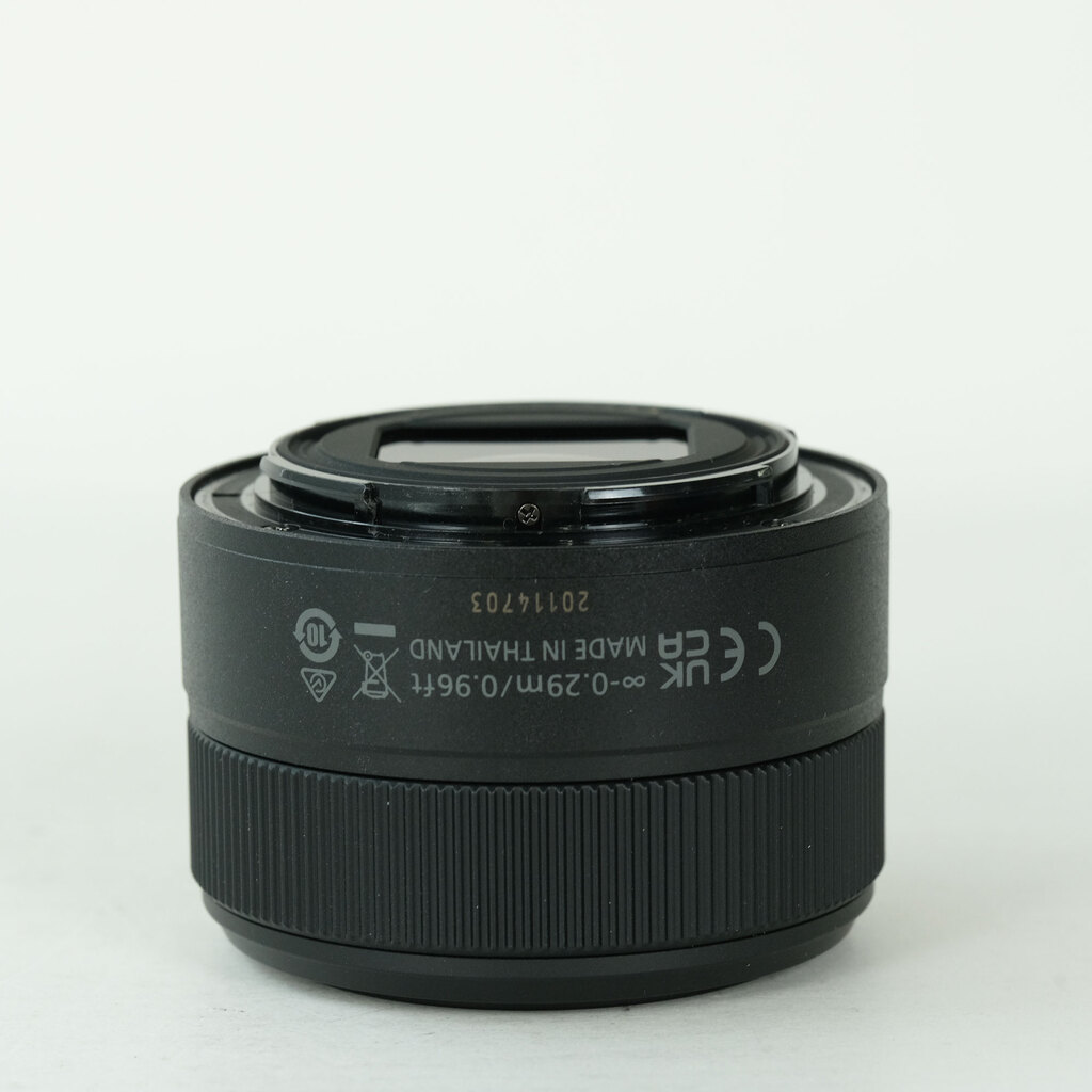 Nikon NIKKOR Z 40mm f/2 Nikon NIKKOR Z 40mm f/2