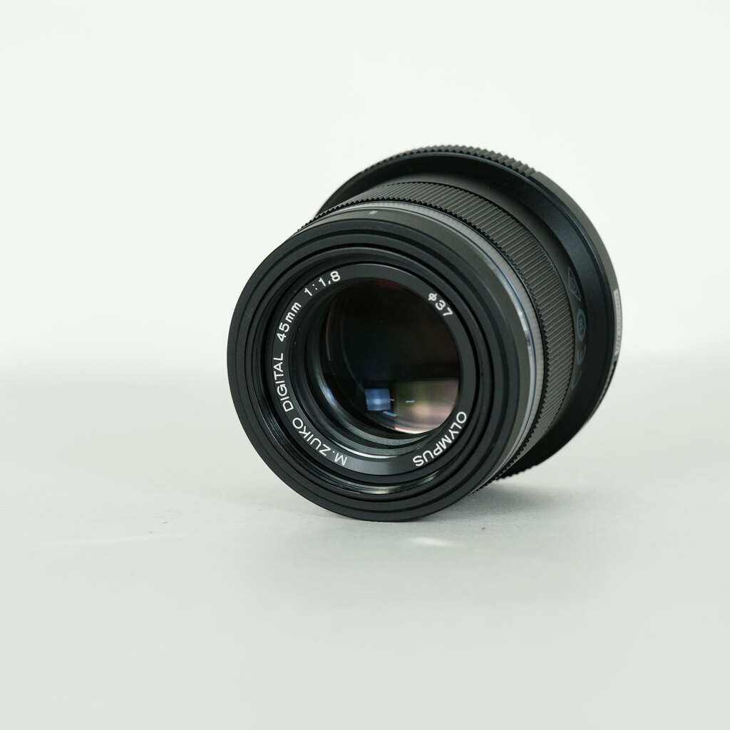 OLYMPUS M.ZUIKO DIGITAL 45mm F1.8