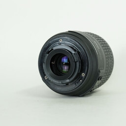 Nikon AF-S DX NIKKOR 18-55mm F3.5-5.6 G VR Nikon AF-S DX NIKKOR 18-55mm F3.5-5.6 G VR