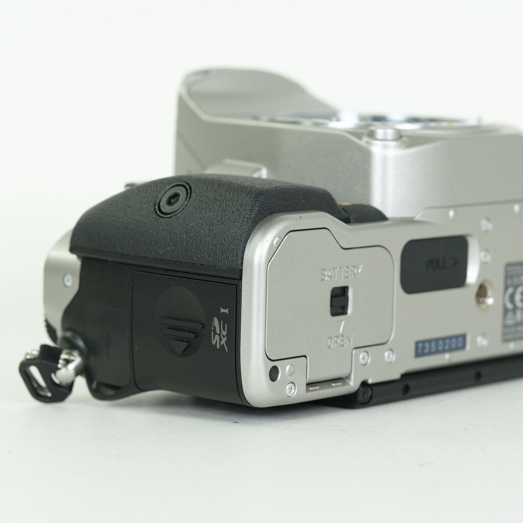 PENTAX KP ボディ シルバー PENTAX KP ボディ シルバー