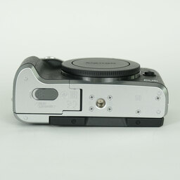 Canon EOS M6