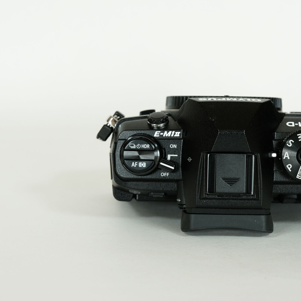 OLYMPUS OM-D E-M1 Mark II