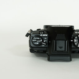 OLYMPUS OM-D E-M1 Mark II