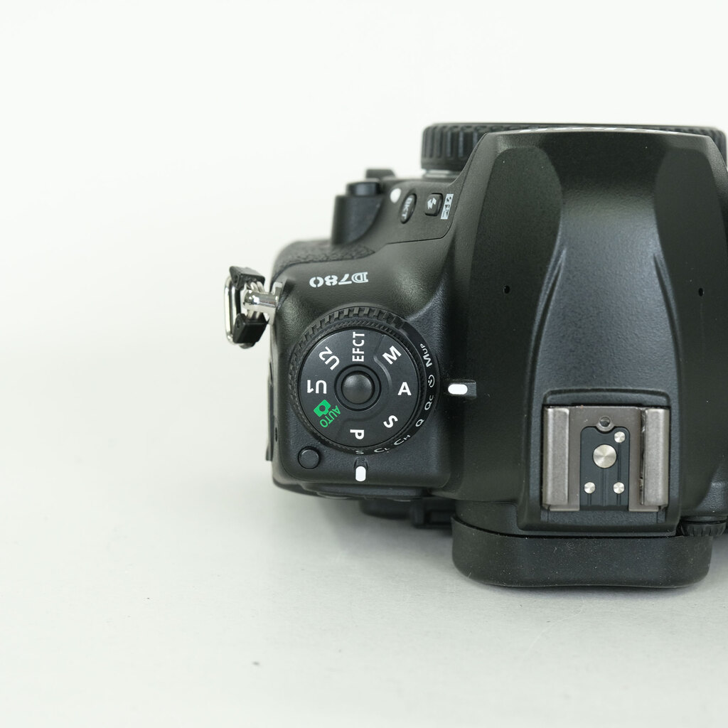 Nikon D780