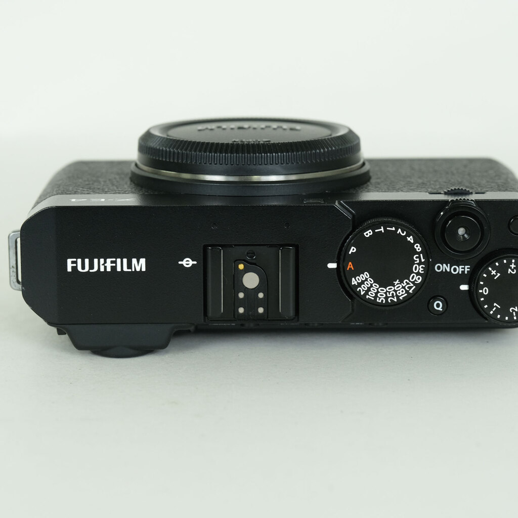 FUJIFILM X-E4