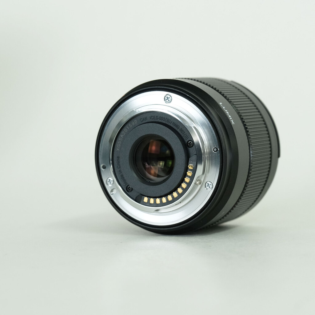 Panasonic LEICA DG SUMMILUX 9mm / F1.7 ASPH. Panasonic LEICA DG SUMMILUX 9mm / F1.7 ASPH.