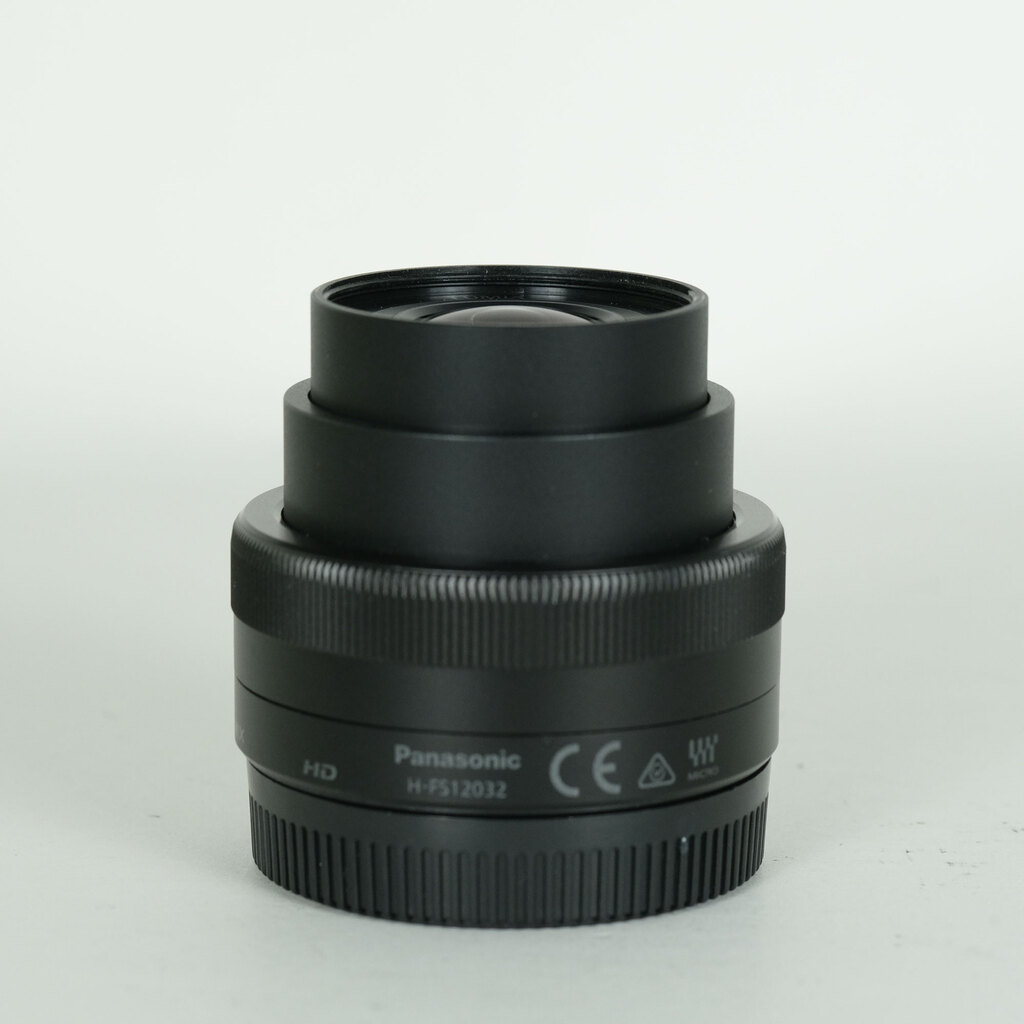 Panasonic LUMIX G VARIO 12-32mm / F3.5-5.6 ASPH. / MEGA O.I.S.の