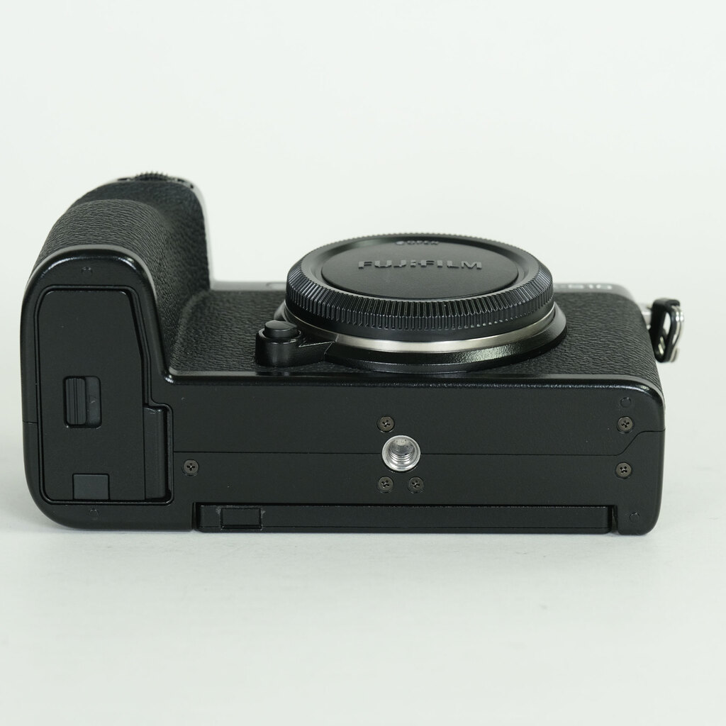 FUJIFILM X-S10