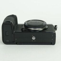 FUJIFILM X-S10