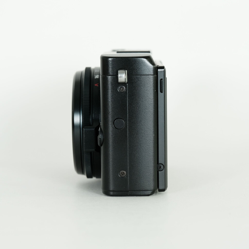 FUJIFILM X70 ブラック