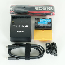 Canon EOS R5 Canon EOS R5