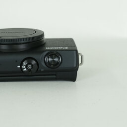 Canon EOS M200