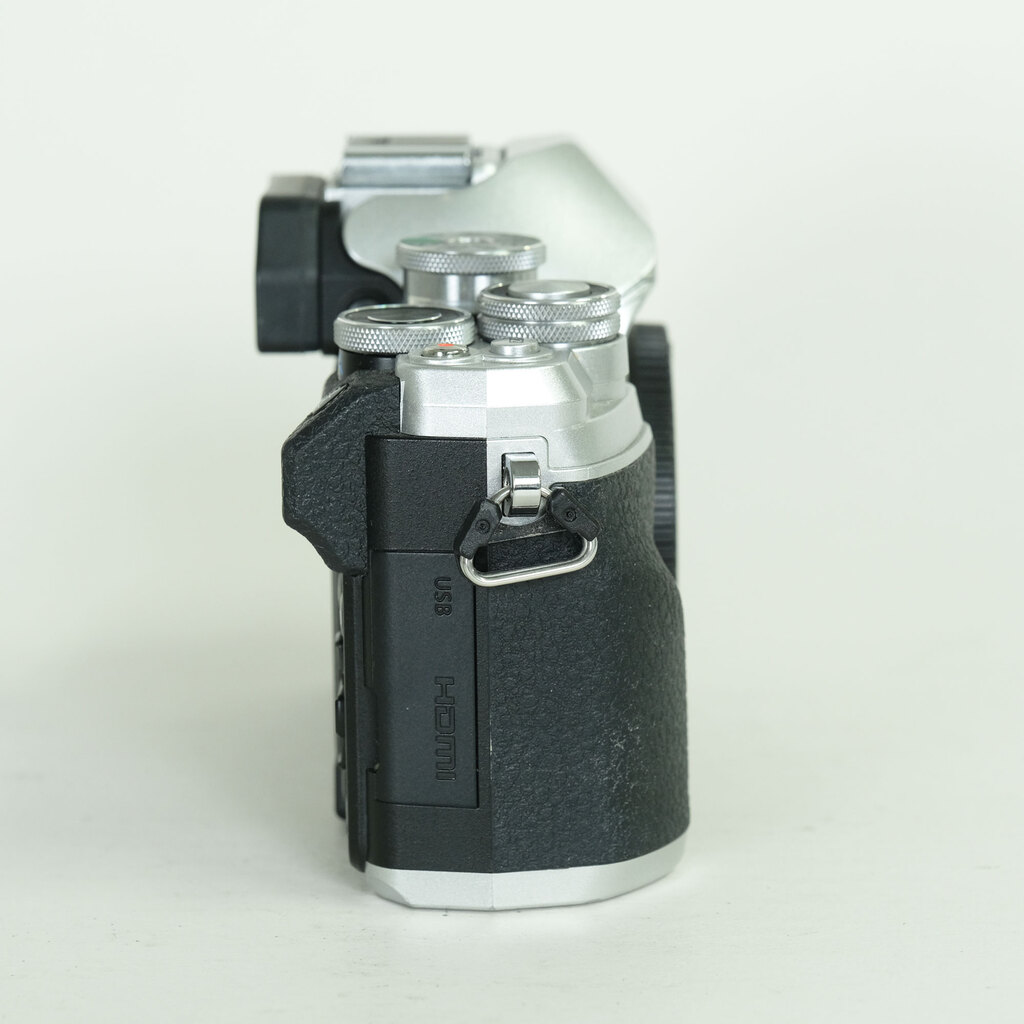 OLYMPUS OM-D E-M10 Mark IV