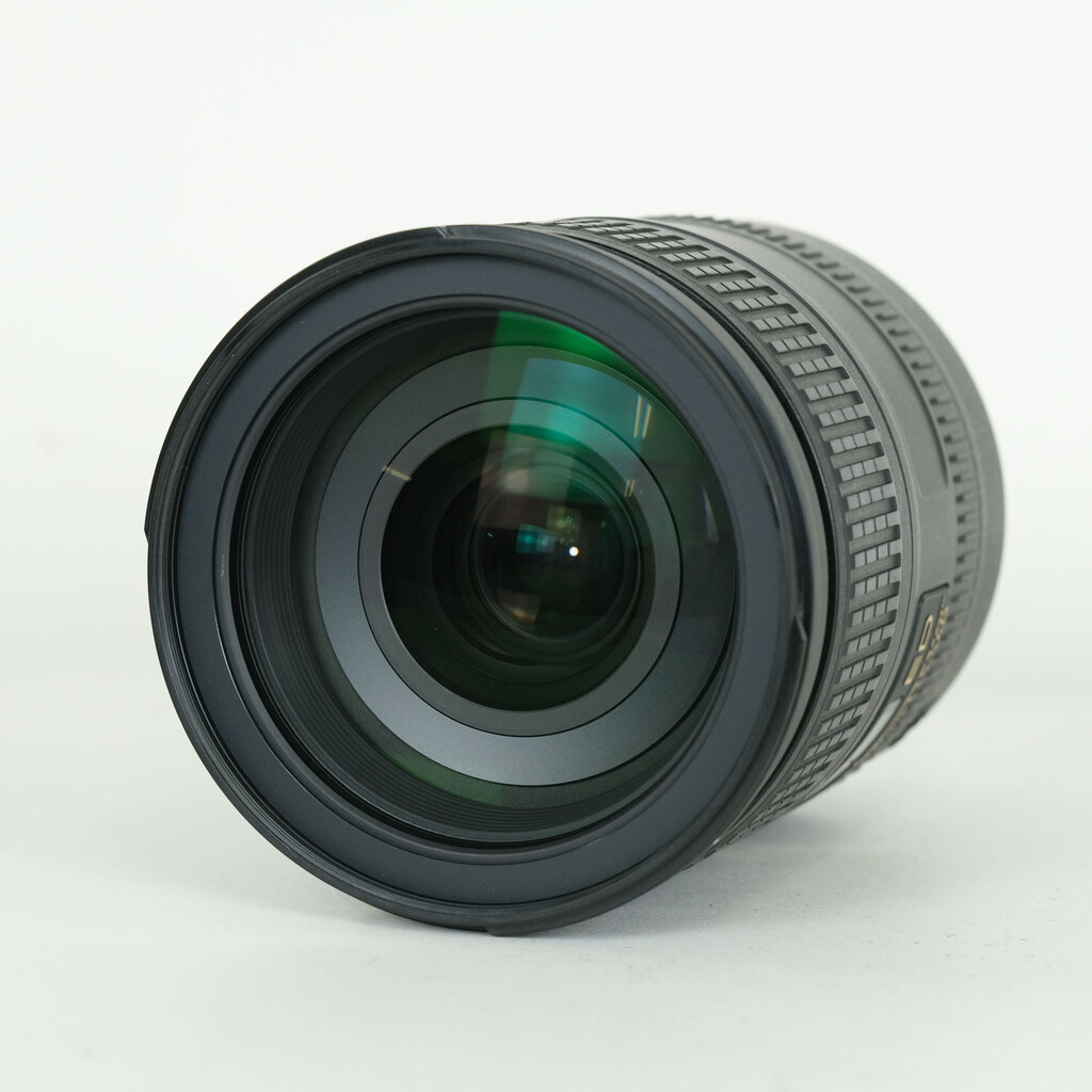 Nikon AF-S NIKKOR 28-300mm f/3.5-5.6G ED VR Nikon AF-S NIKKOR 28-300mm f/3.5-5.6G ED VR