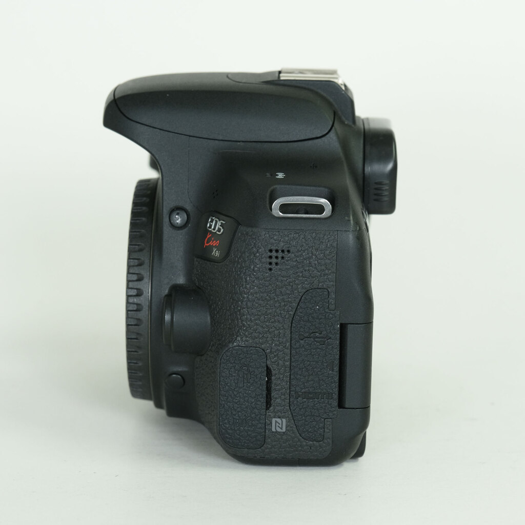 Canon EOS Kiss X9i