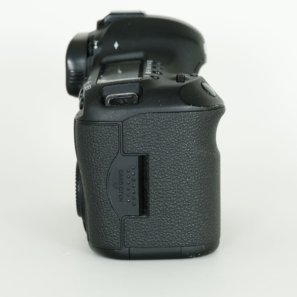 Canon EOS 5D Mark III Canon EOS 5D Mark III