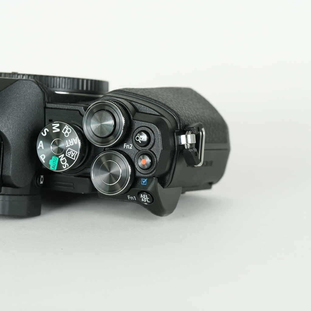 OLYMPUS OM-D E-M10 Mark III