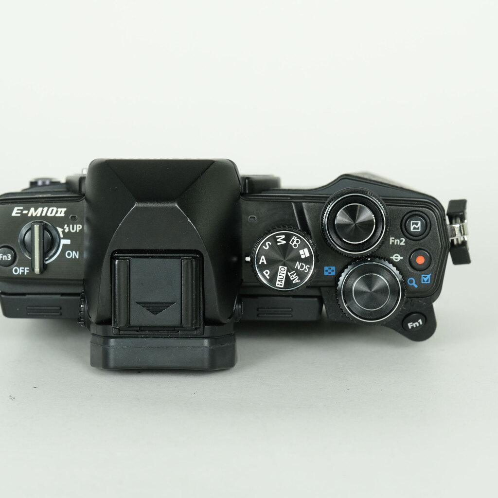 OLYMPUS OM-D E-M10 Mark II
