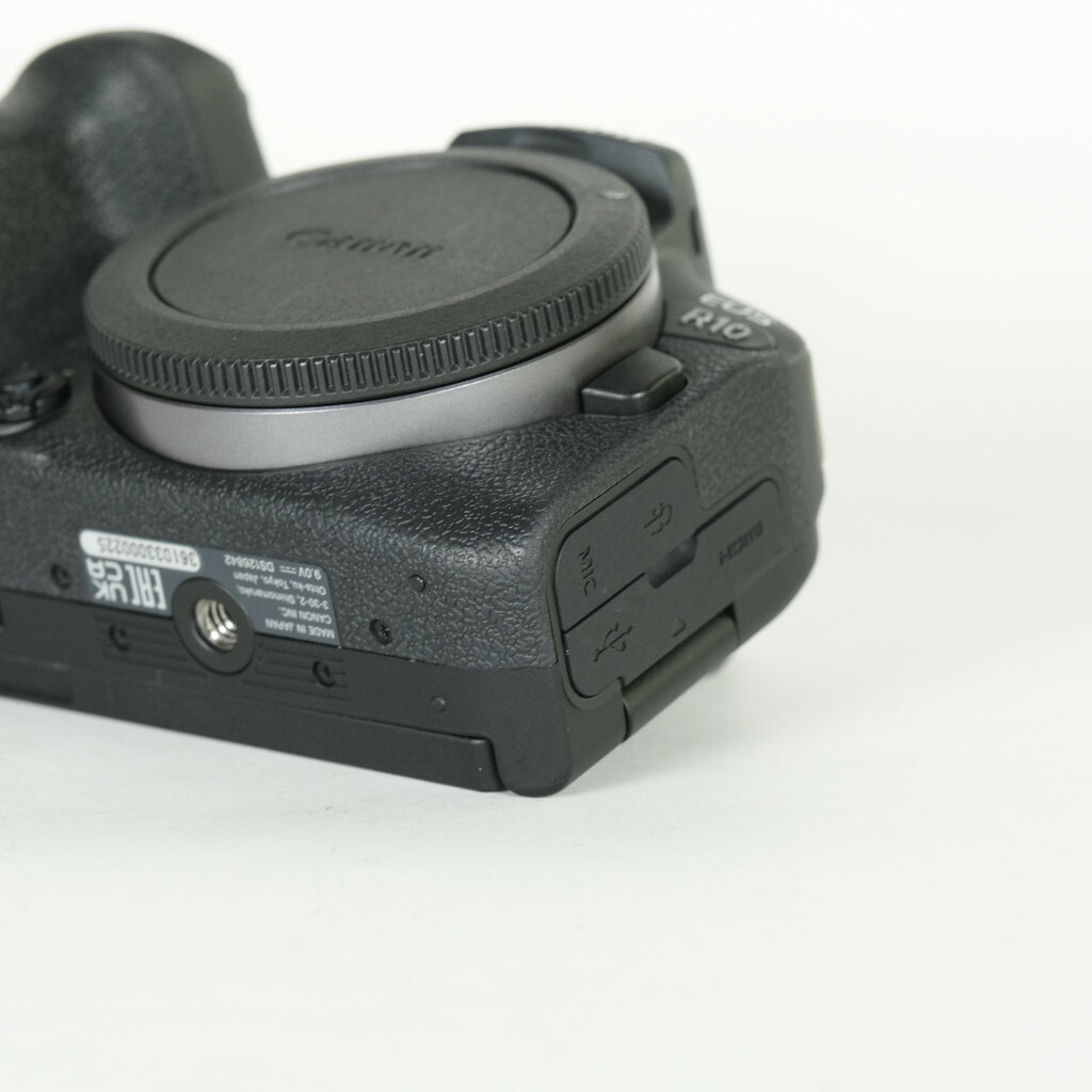 Canon EOS R10