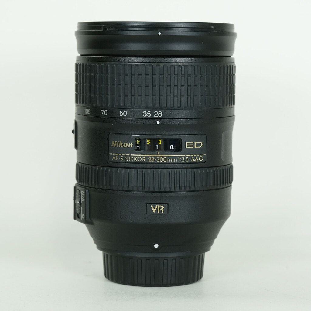 Nikon AF-S NIKKOR 28-300mm f/3.5-5.6G ED VR Nikon AF-S NIKKOR 28-300mm f/3.5-5.6G ED VR
