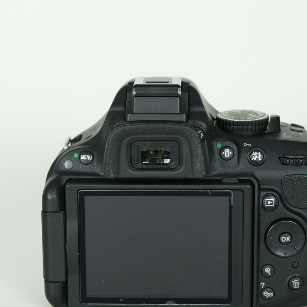 Nikon D5200 ボディ ブラックの出品 | ONE SCENE（ワンシーン）