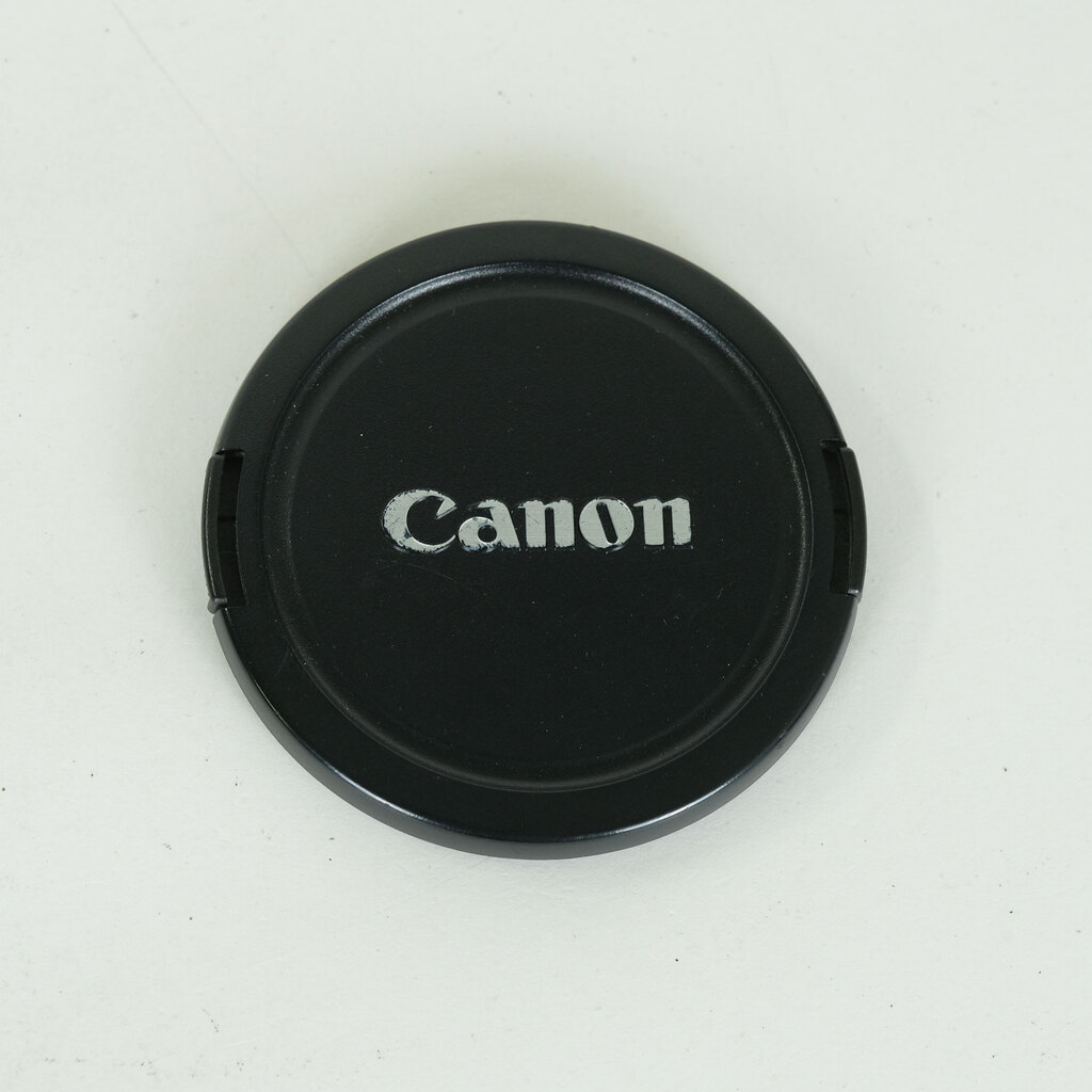 Canon EF-S18-200mm F3.5-5.6 IS