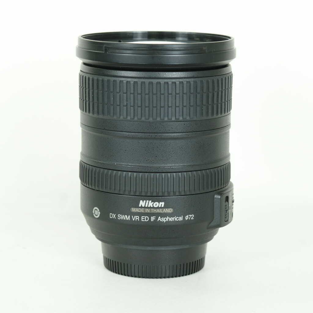 Nikon AF-S DX VR Zoom-Nikkor 18-200mm F3.5-5.6G IF-ED Nikon AF-S DX VR Zoom-Nikkor 18-200mm F3.5-5.6G IF-ED