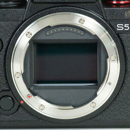 Panasonic LUMIX DC-S5 Panasonic LUMIX DC-S5