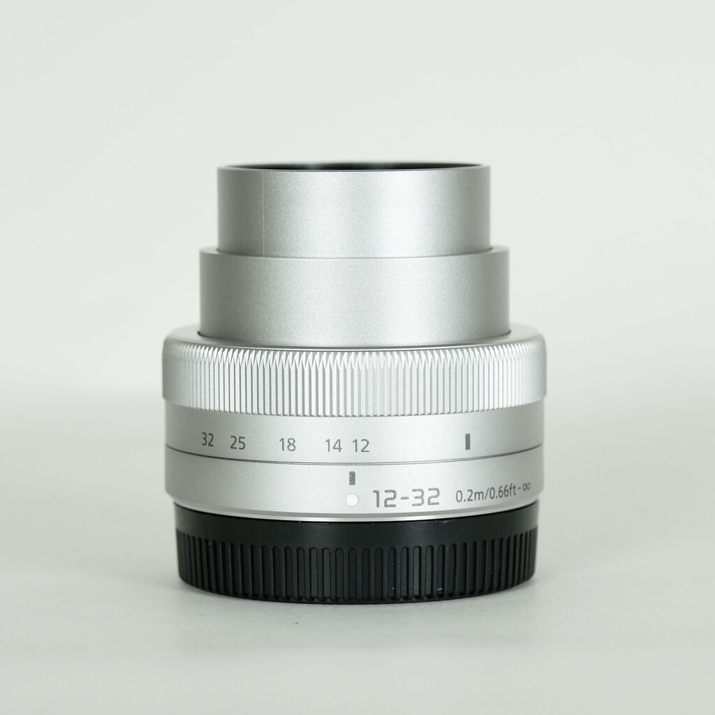 Panasonic LUMIX G VARIO 12-32mm / F3.5-5.6 ASPH. / MEGA O.I.S.