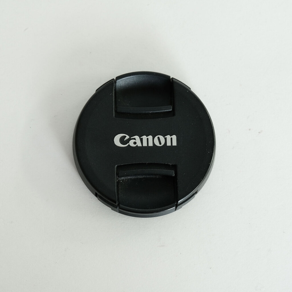 Canon EF-S18-55mm F3.5-5.6 IS STM ホワイト