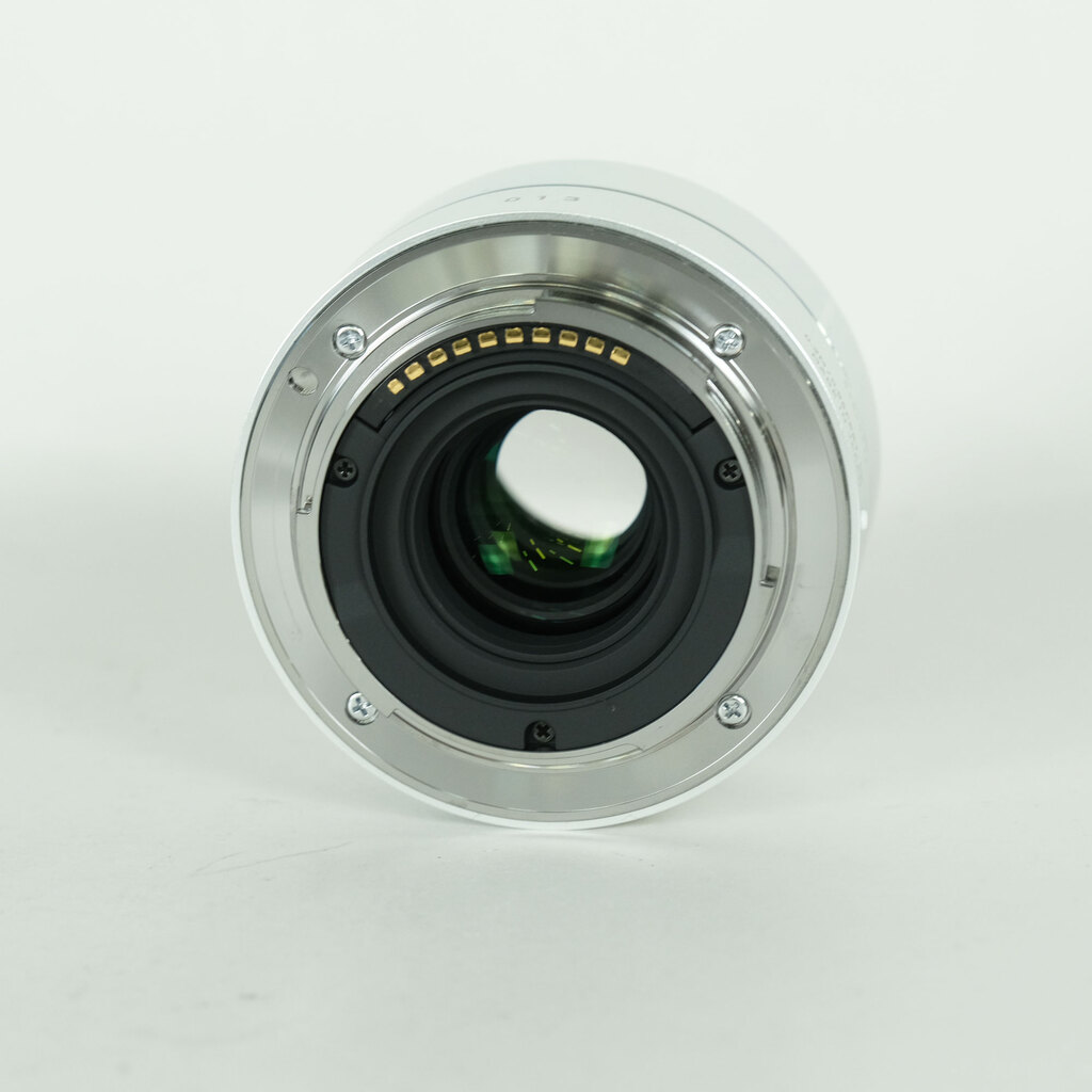 SIGMA A 30mm F2.8 DN (ソニーE用)シルバーの出品 | ONE SCENE（ワン