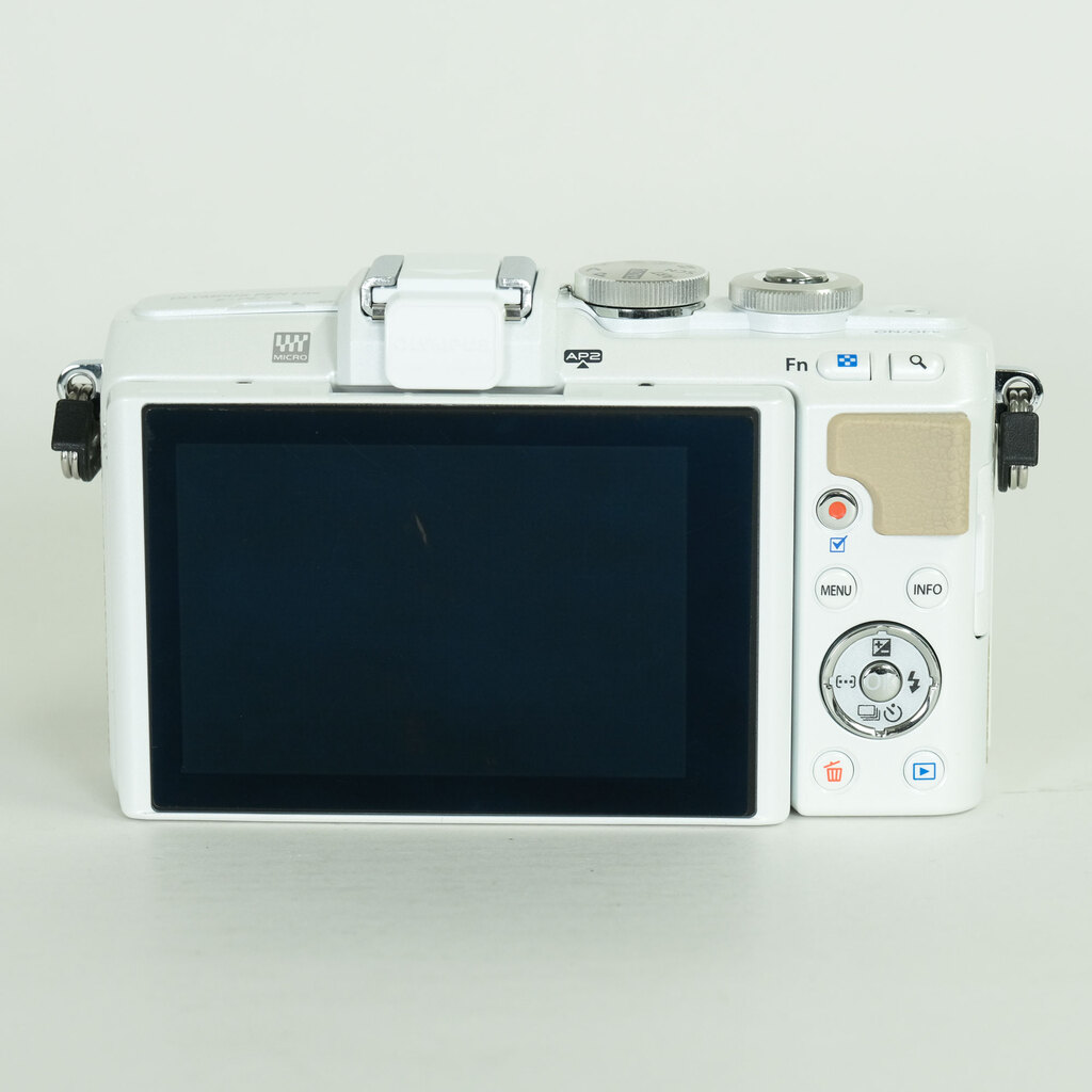 OLYMPUS PEN Lite E-PL7 ボディ ホワイト