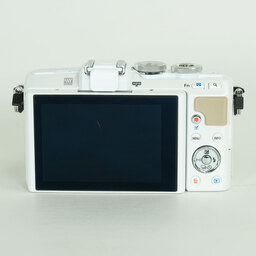 OLYMPUS PEN Lite E-PL7 ボディ ホワイト